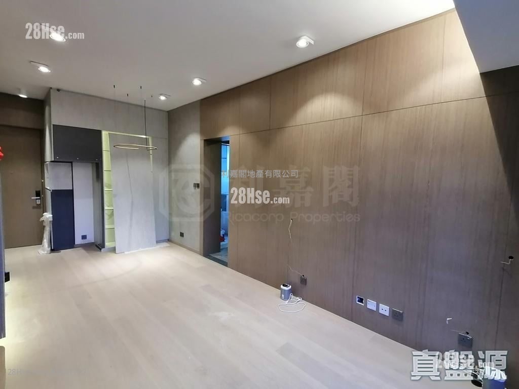 living room: Vibe Centro Sell 3 Bedrooms , 3 Bathrooms 835 ft²