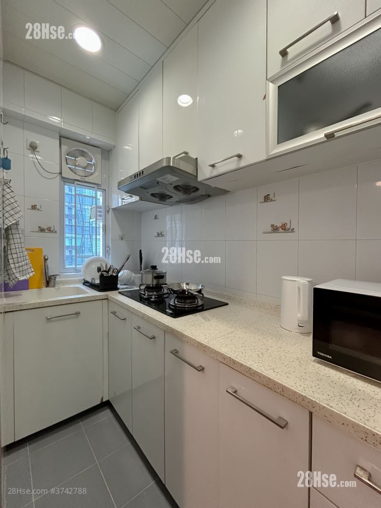 Hay Wah Building Rental 62 ft²