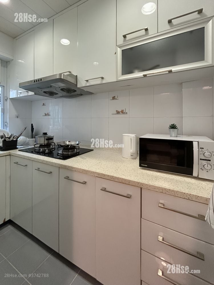 Hay Wah Building Rental 62 ft²