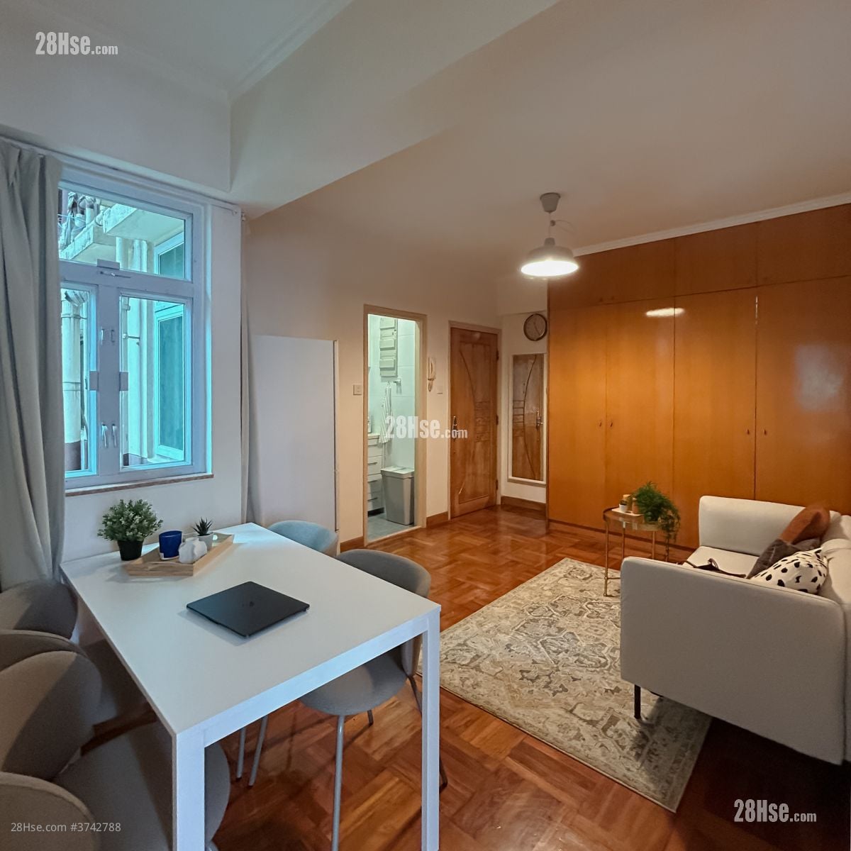 Hay Wah Building Rental 62 ft²