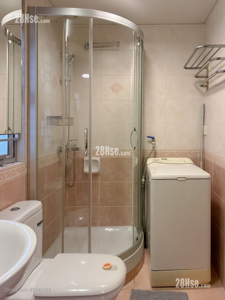 Hay Wah Building Rental 62 ft²