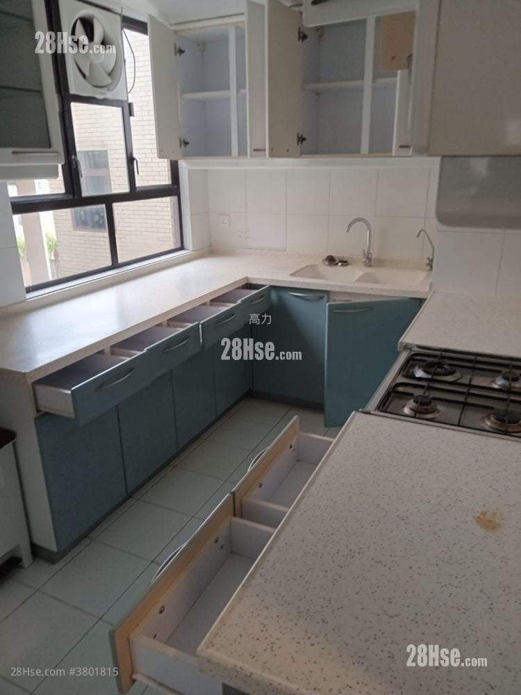 厨房: 璧池 售盘 3 房 , 3 浴室 2,381 平方尺