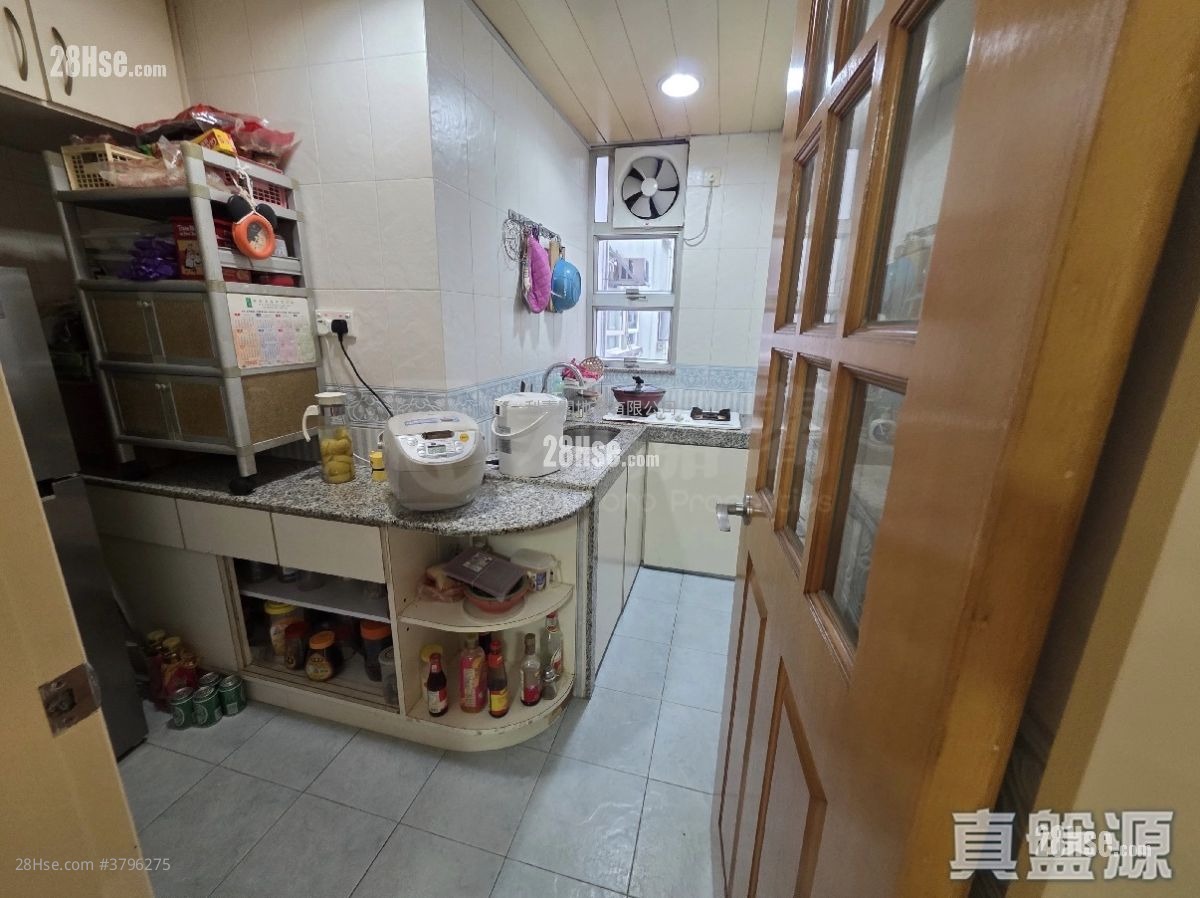 美孚新邨 售盘 3 房 , 1 浴室 679 平方尺