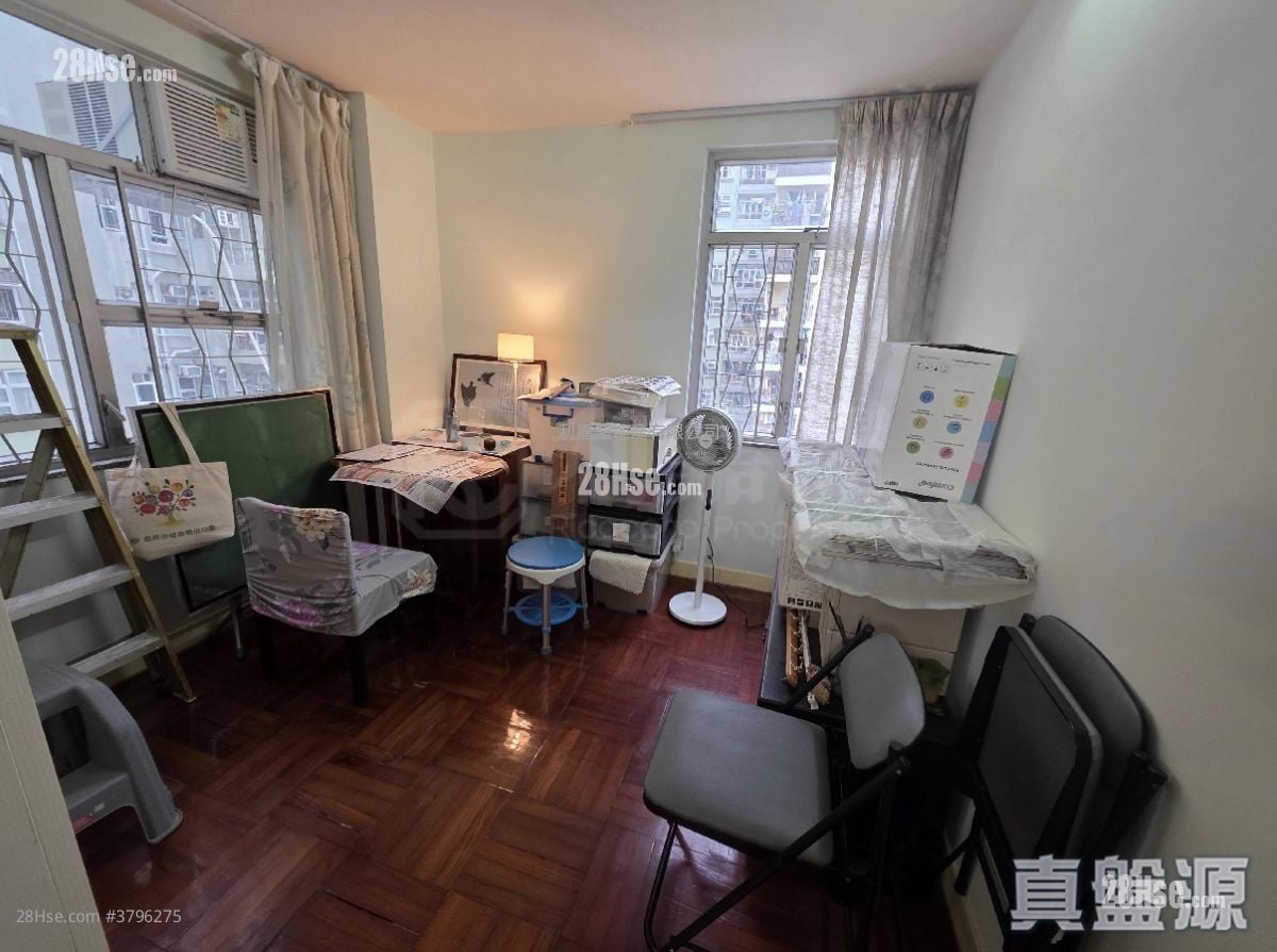 美孚新邨 售盘 3 房 , 1 浴室 679 平方尺