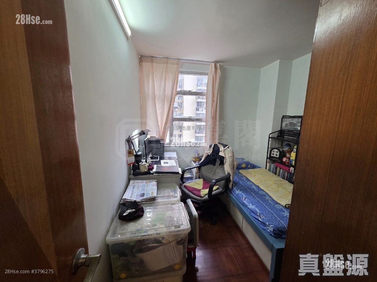 美孚新邨 售盘 3 房 , 1 浴室 679 平方尺