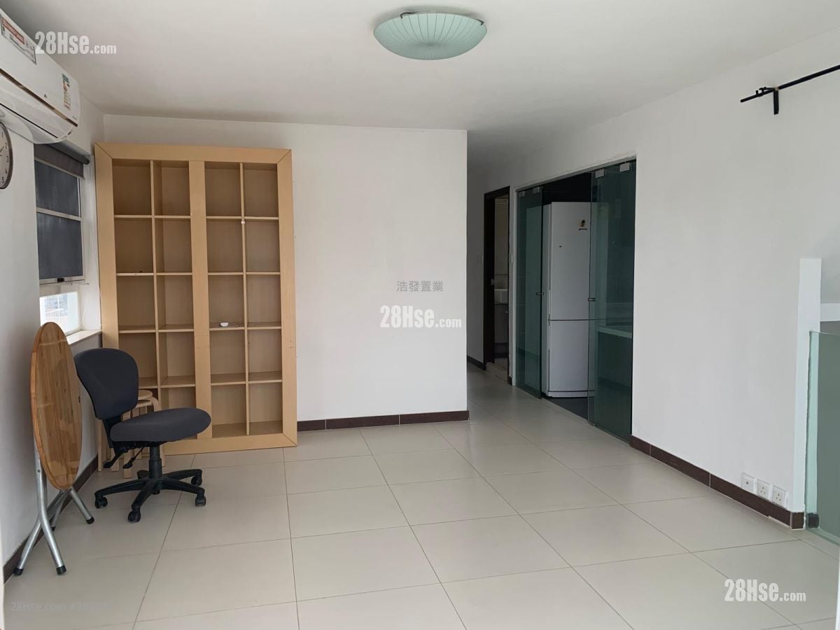 村屋 租盘 700 平方尺