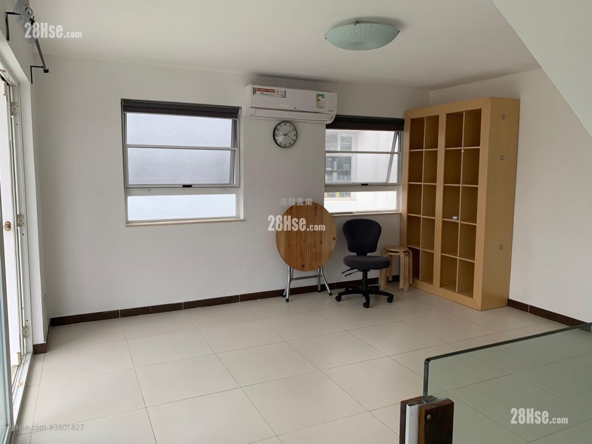 村屋 租盘 700 平方尺