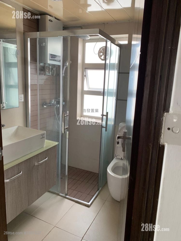 村屋 租盘 700 平方尺