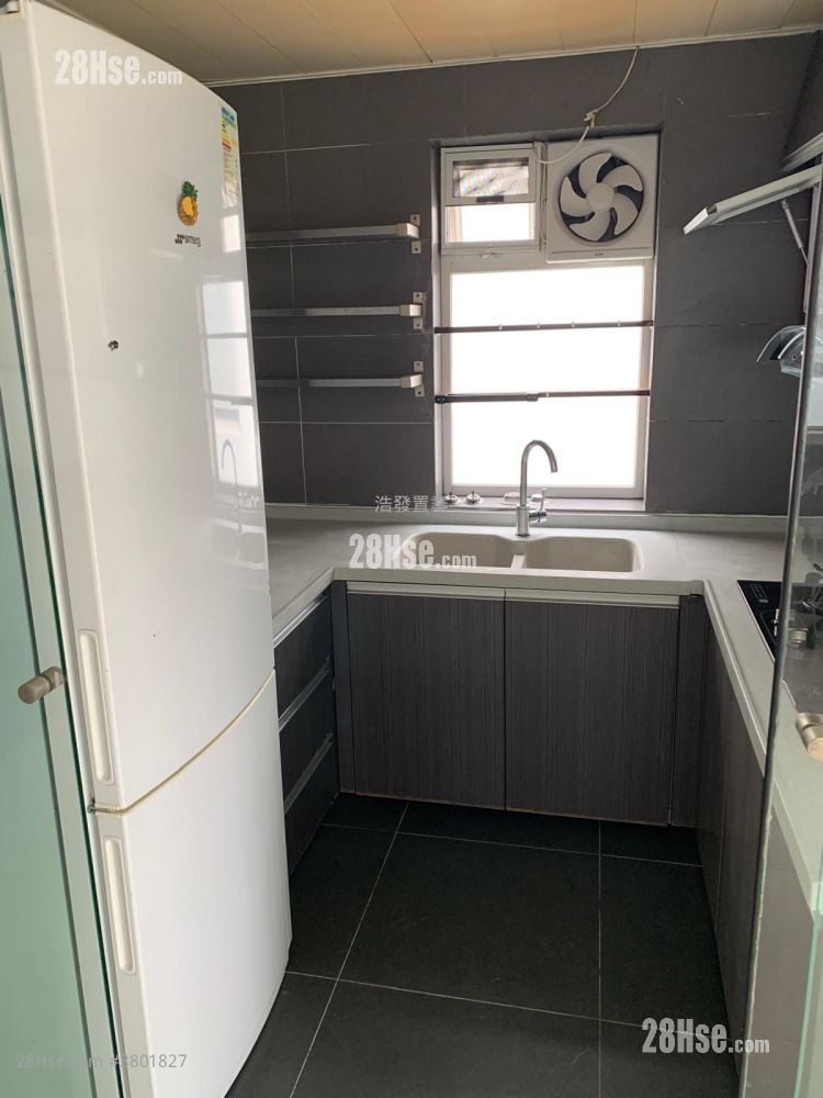 村屋 租盘 700 平方尺