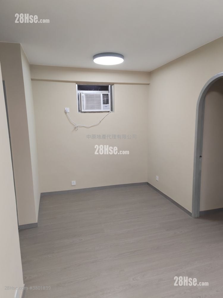 Riviera Gardens Rental 3 Bedrooms , 1 Bathroom 497 ft²