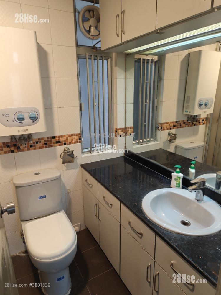 Riviera Gardens Rental 3 Bedrooms , 1 Bathroom 497 ft²