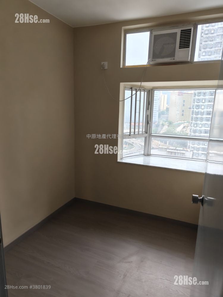 Riviera Gardens Rental 3 Bedrooms , 1 Bathroom 497 ft²