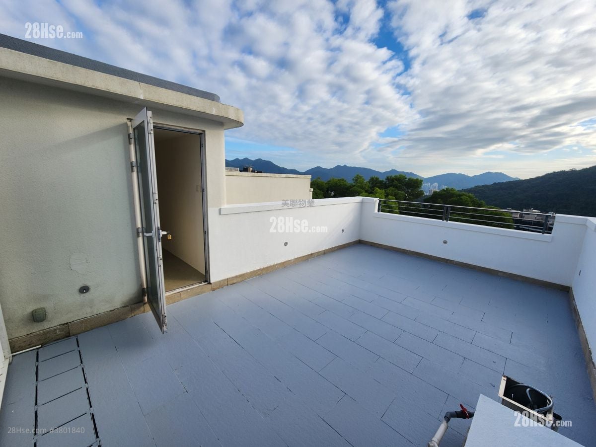 天台: 澐瀚 售盘 4 房 , 4 浴室 1,770 平方尺