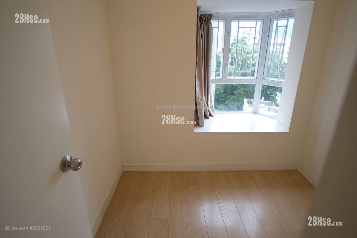 Royal Court Sell 3 Bedrooms 661 ft²