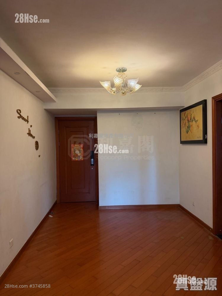 Residence Oasis Sell 3 Bedrooms , 2 Bathrooms 722 ft²