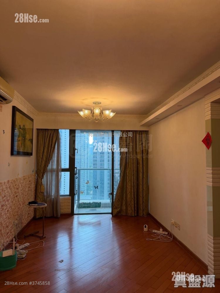 Residence Oasis Sell 3 Bedrooms , 2 Bathrooms 722 ft²