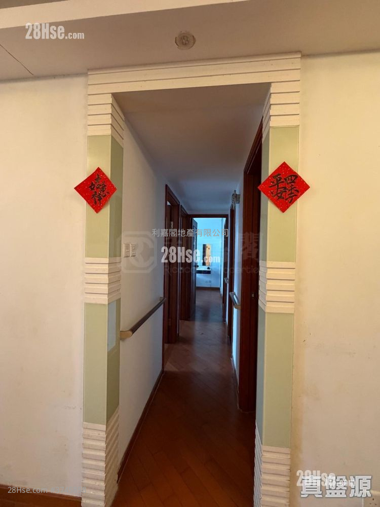 Residence Oasis Sell 3 Bedrooms , 2 Bathrooms 722 ft²