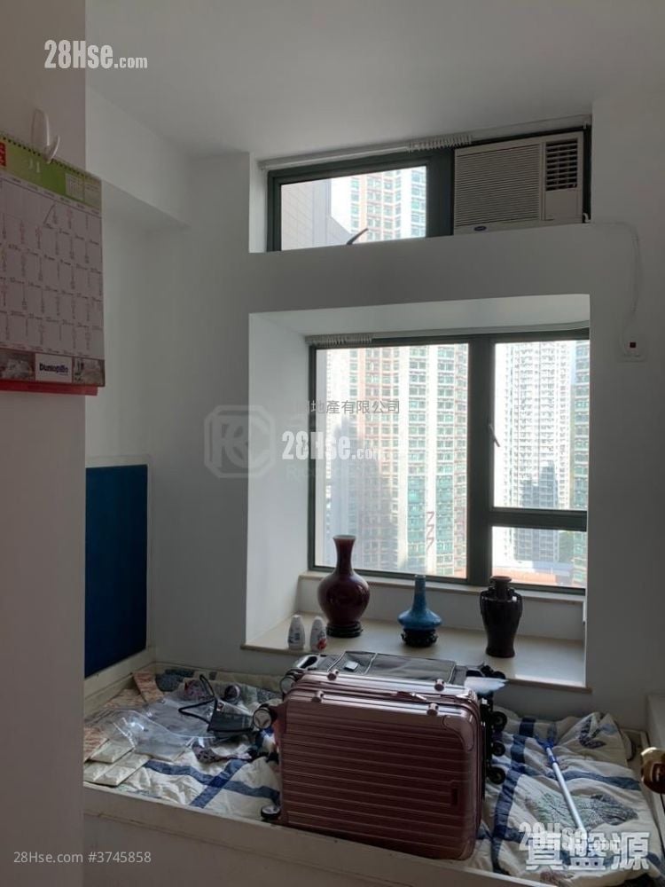 Residence Oasis Sell 3 Bedrooms , 2 Bathrooms 722 ft²