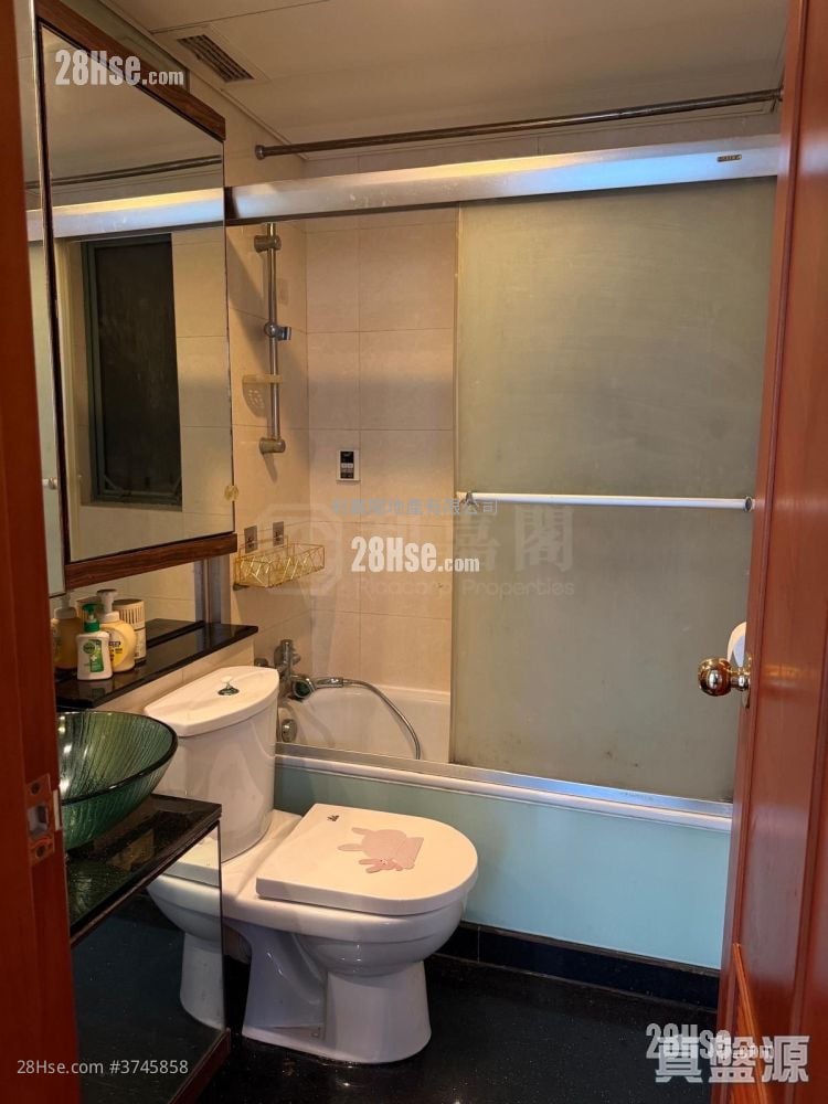 Residence Oasis Sell 3 Bedrooms , 2 Bathrooms 722 ft²