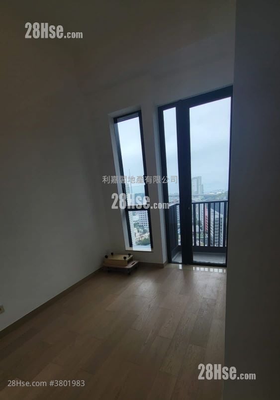 明翘汇 售盘 3 房 , 2 浴室 586 平方尺