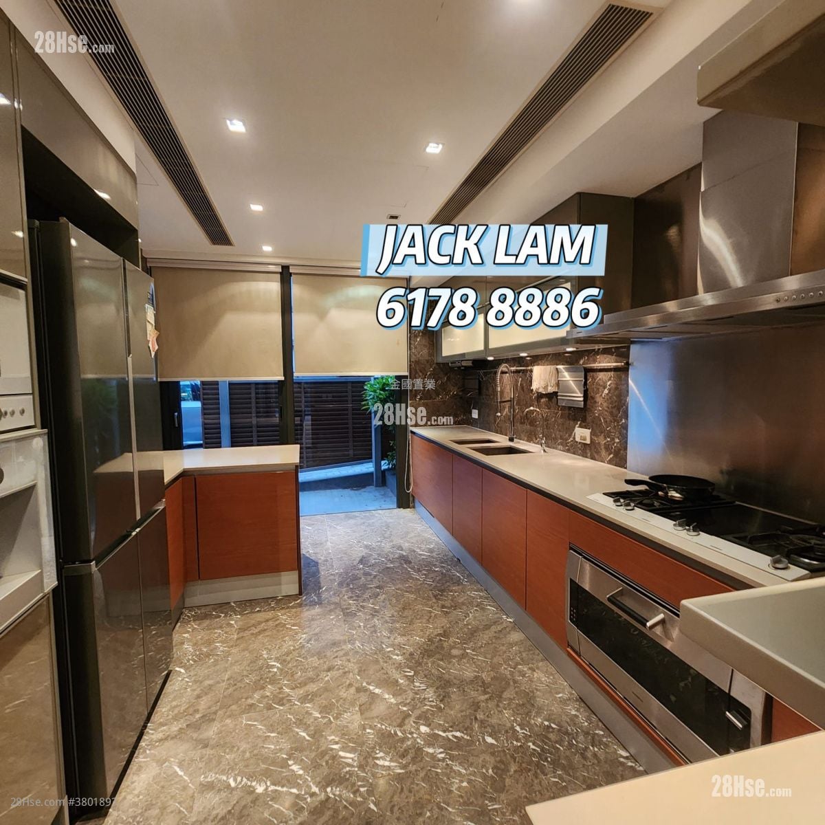 Avignon Sell 5+ Bedrooms , 4 Bathrooms 2,586 ft²