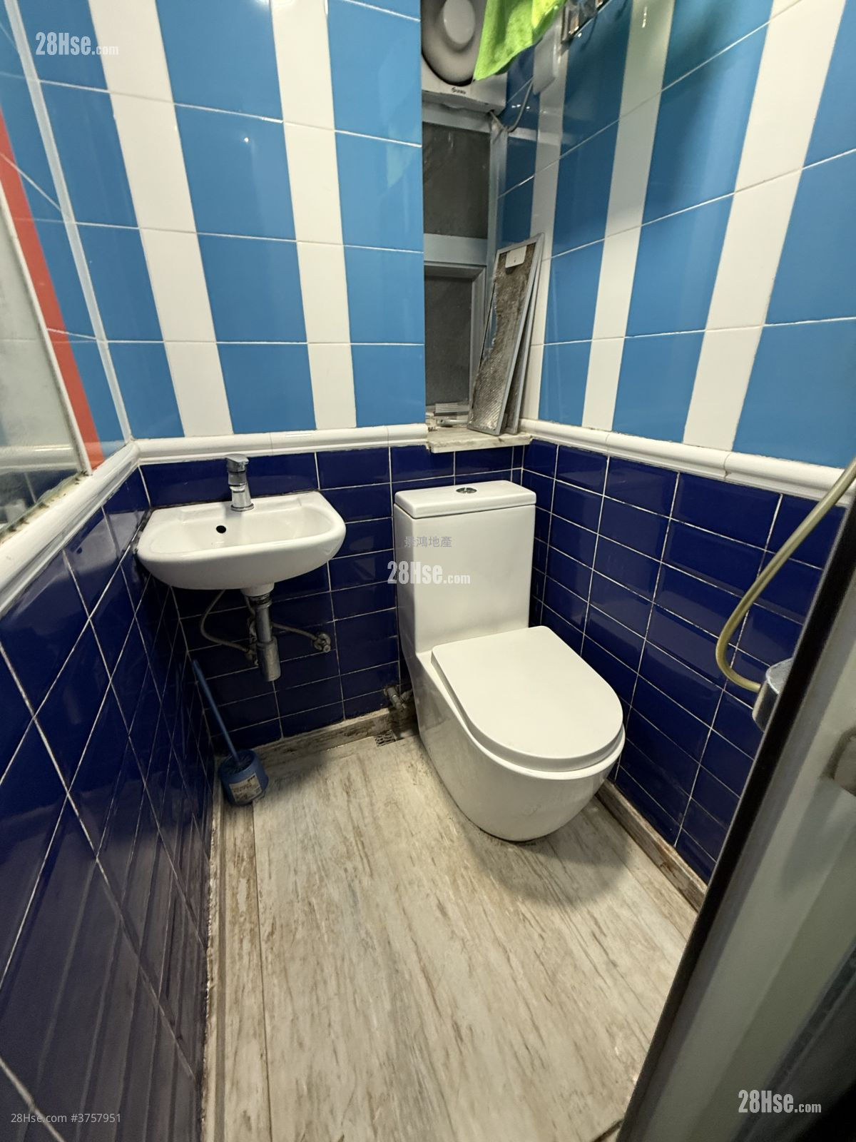 文苑樓 租盤 開放式間隔 , 1 浴室 130 平方呎