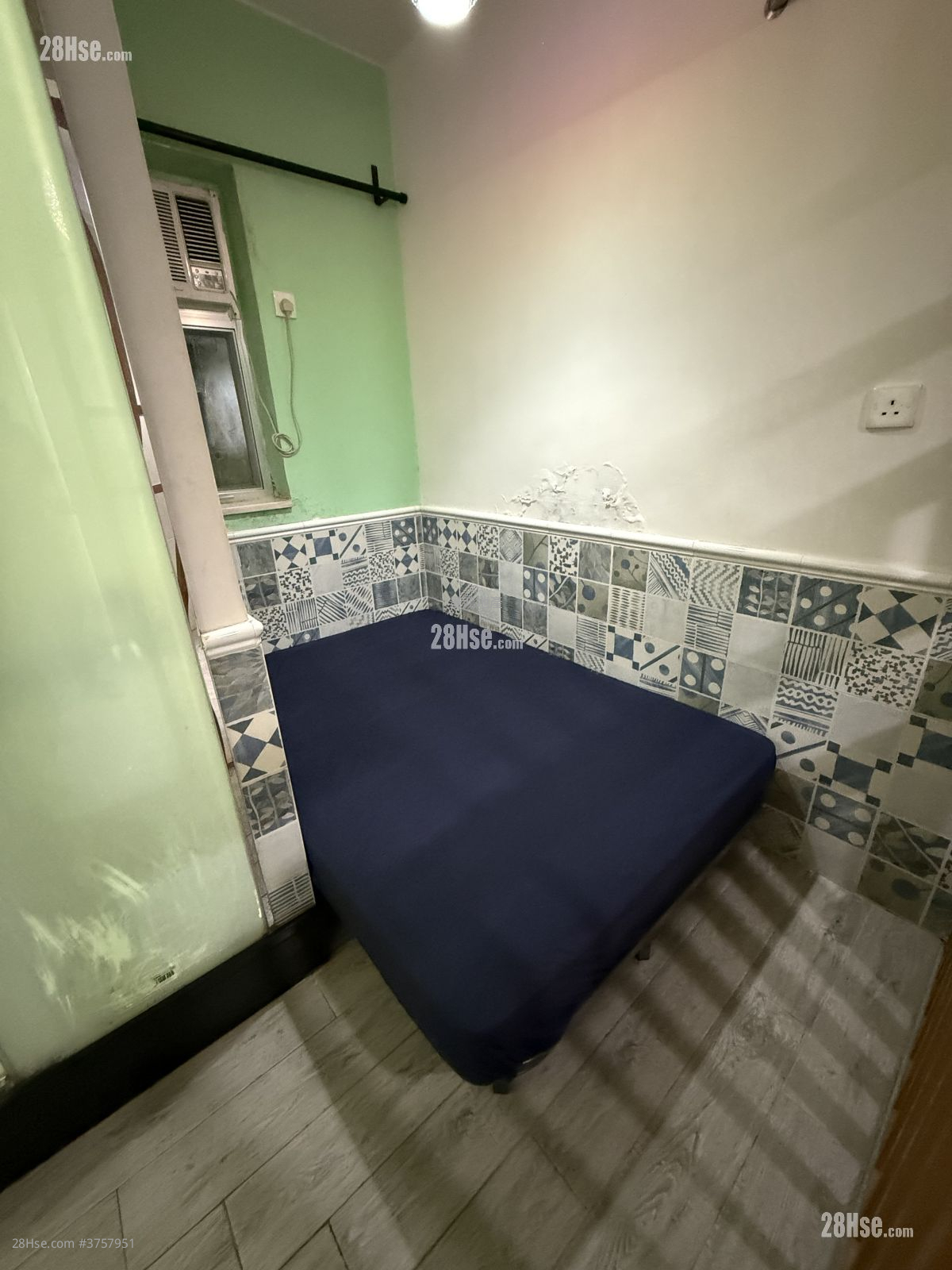 文苑樓 租盤 開放式間隔 , 1 浴室 130 平方呎