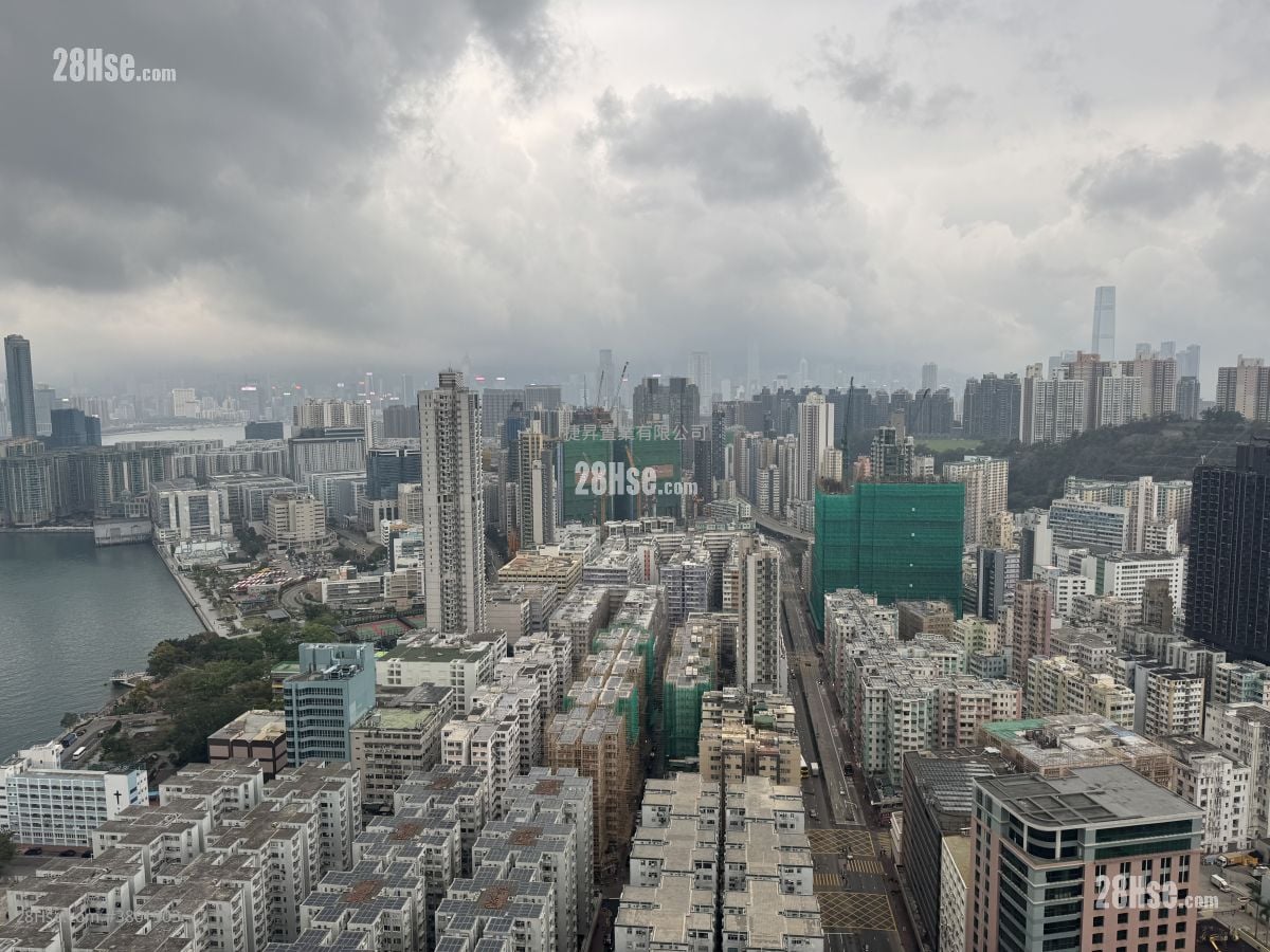 Grand Waterfront Sell 3 Bedrooms , 1 Bathroom 552 ft²