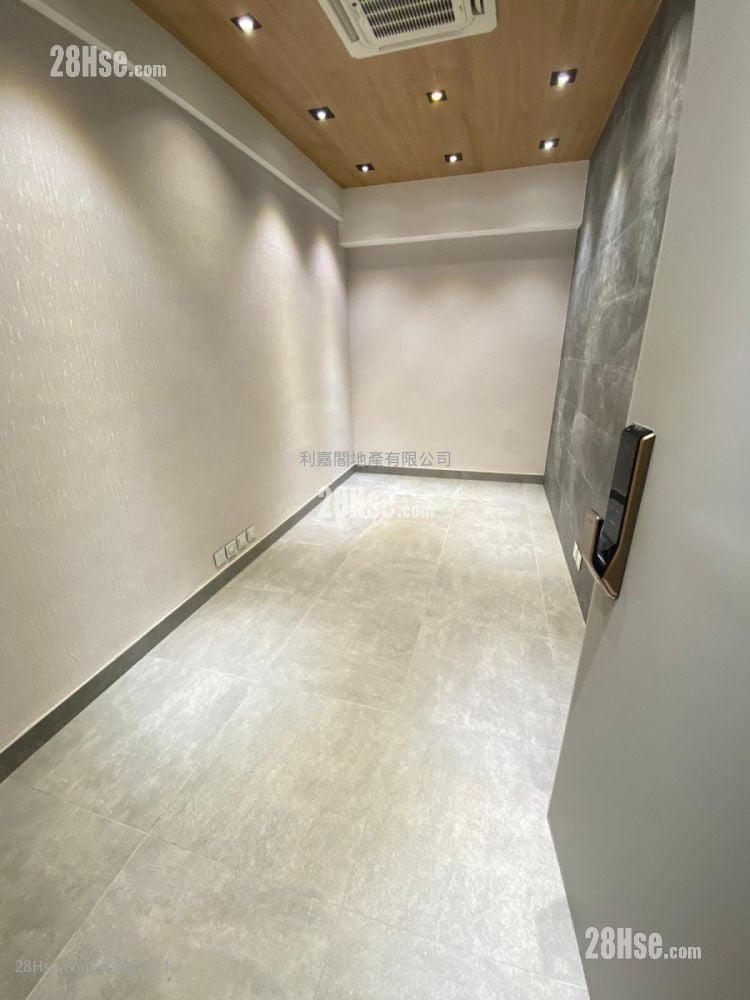 Mai Wah Industrial Building Sell 1 Bedroom , 4 Toilets