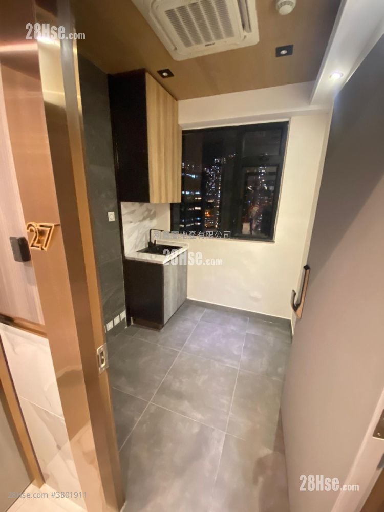 Mai Wah Industrial Building Sell 1 Bedroom , 4 Toilets