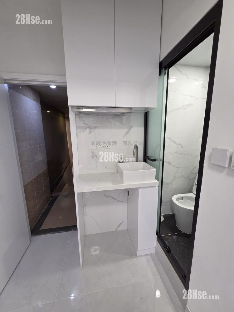 Man Cheong Building Rental Studio , 1 Bathroom 150 ft²