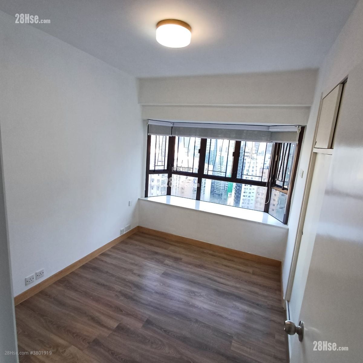 Corona Tower Rental 3 Bedrooms , 2 Bathrooms 670 ft²