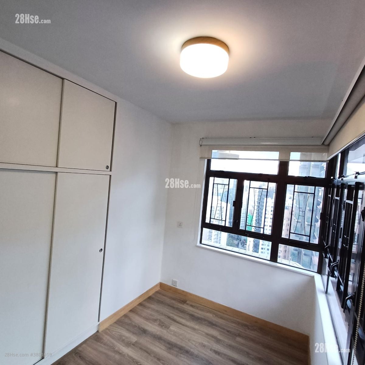 Corona Tower Rental 3 Bedrooms , 2 Bathrooms 670 ft²