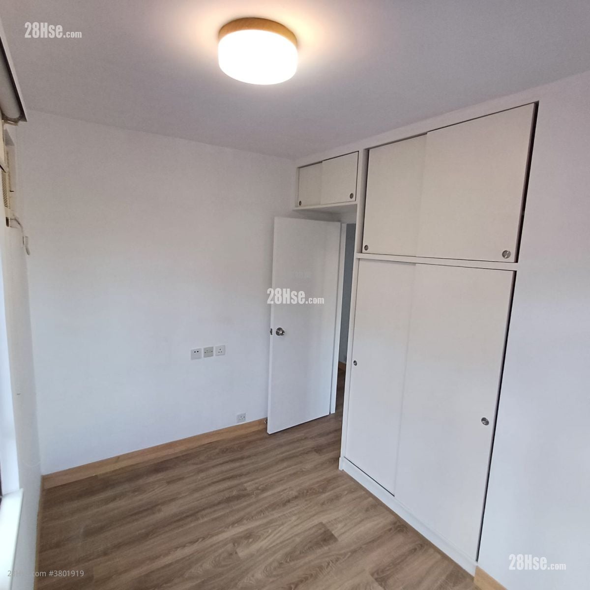 Corona Tower Rental 3 Bedrooms , 2 Bathrooms 670 ft²