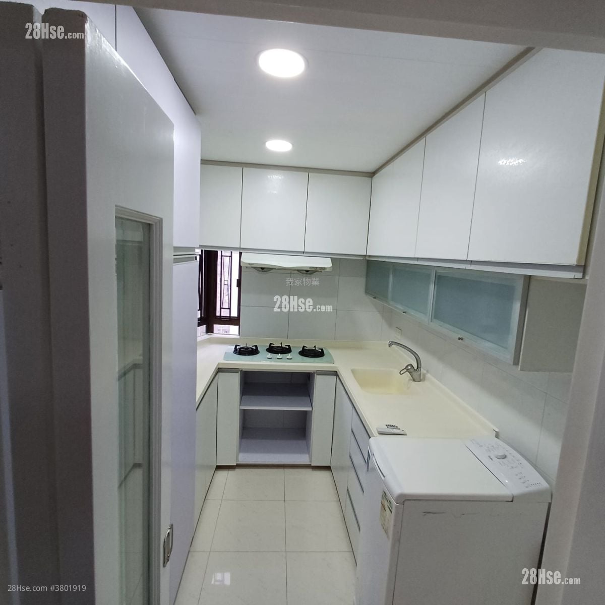 Corona Tower Rental 3 Bedrooms , 2 Bathrooms 670 ft²