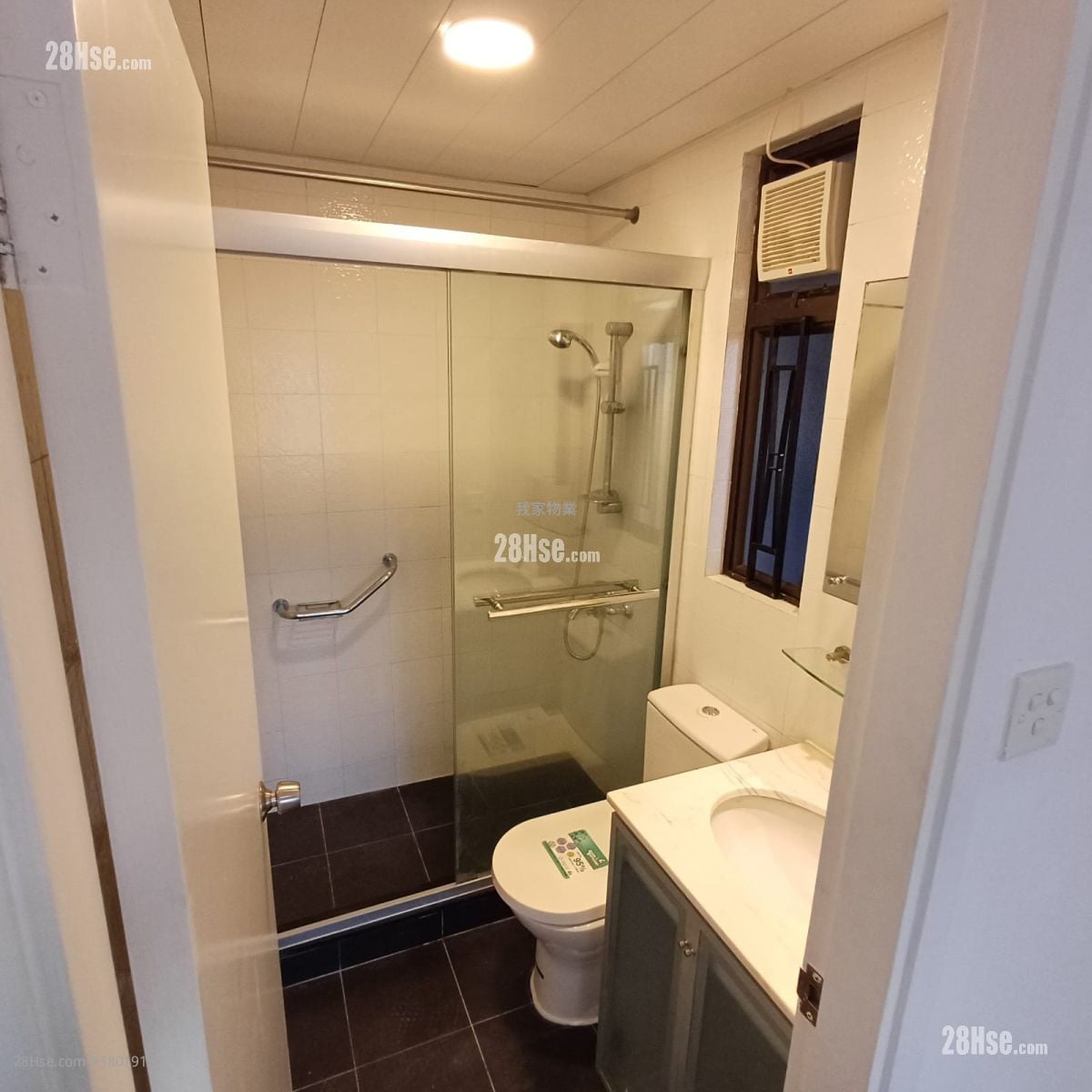 Corona Tower Rental 3 Bedrooms , 2 Bathrooms 670 ft²