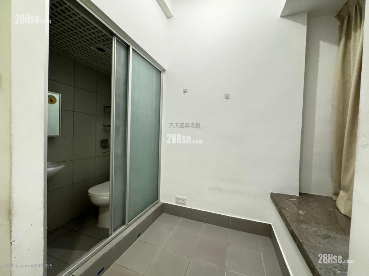 懿峯 租盘 4 房 , 2 浴室 1,738 平方尺