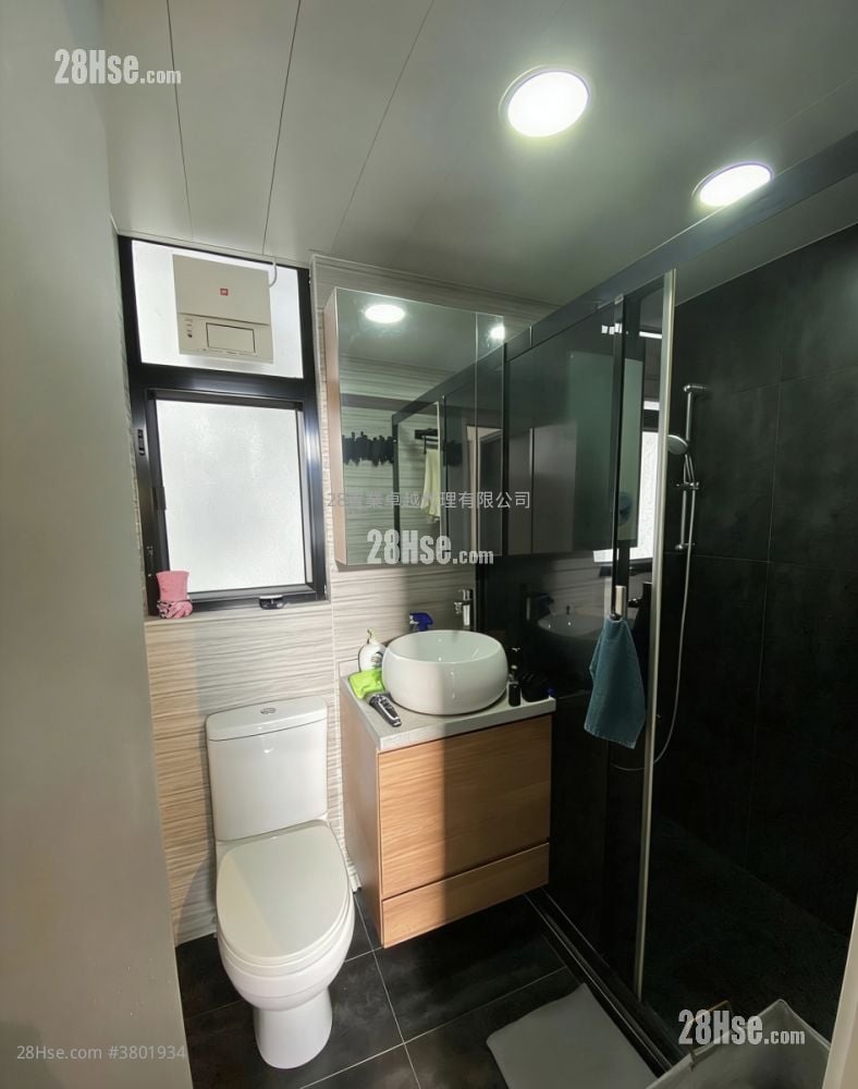 Tai Hing Gardens Sell 2 Bedrooms , 1 Bathroom 419 ft²