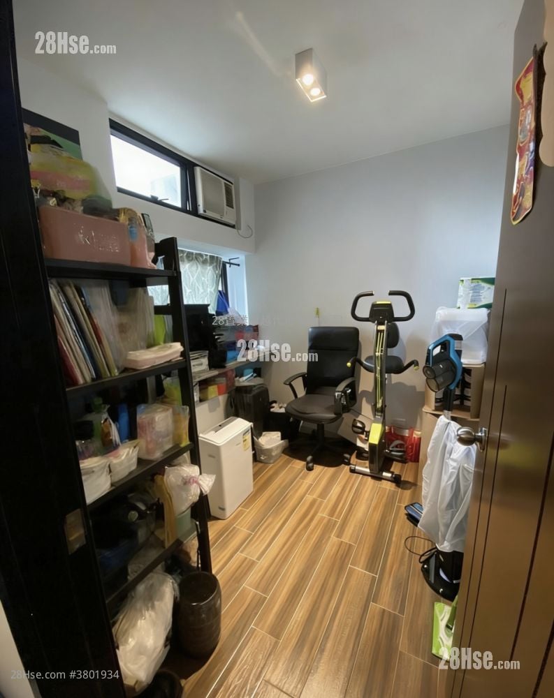 Tai Hing Gardens Sell 2 Bedrooms , 1 Bathroom 419 ft²