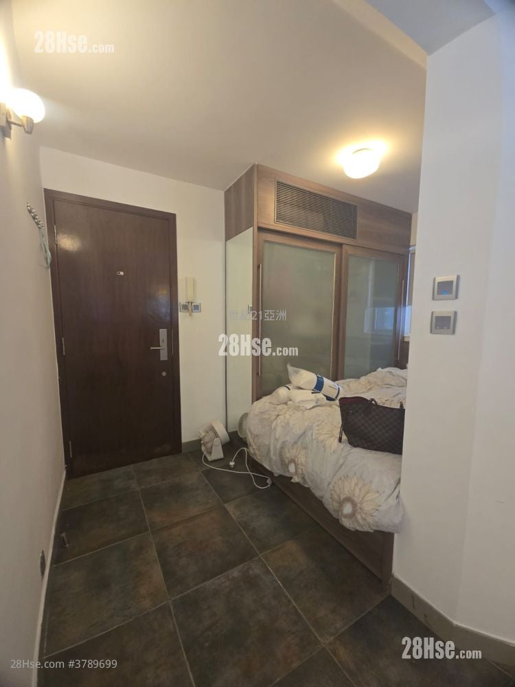 Yen May Building Rental Studio , 1 Bathroom 225 ft²