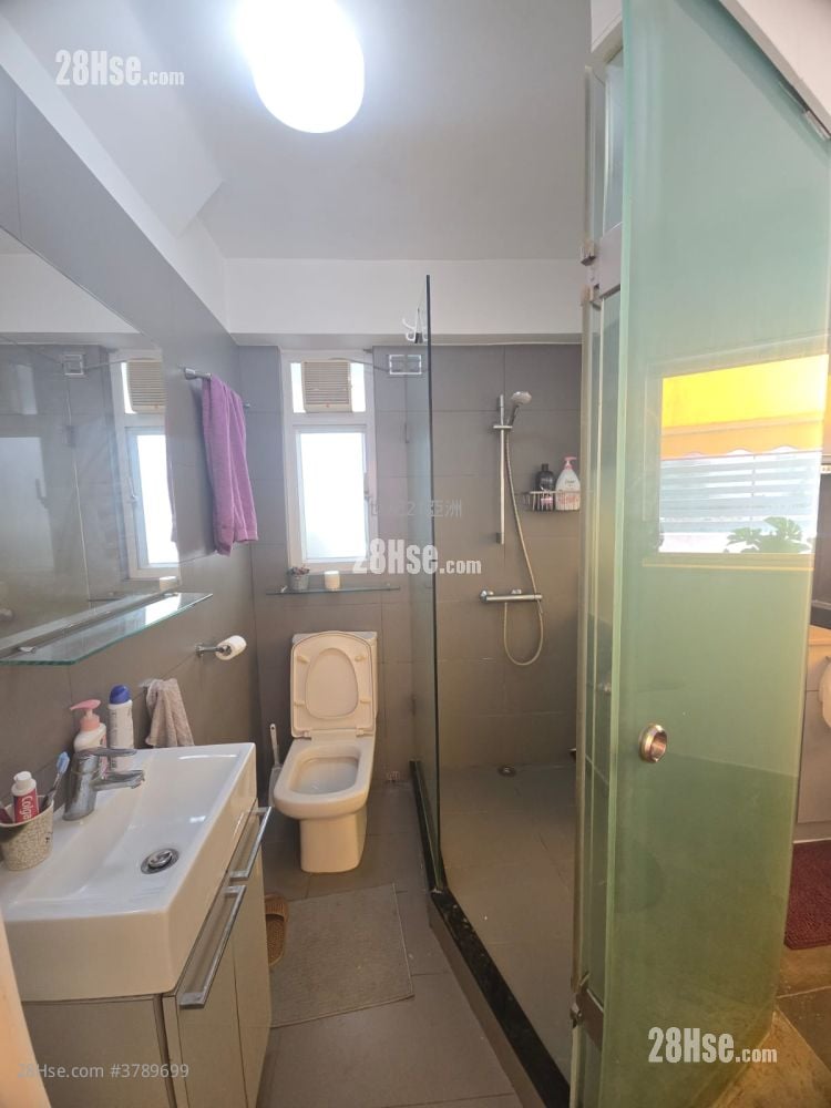 Yen May Building Rental Studio , 1 Bathroom 225 ft²