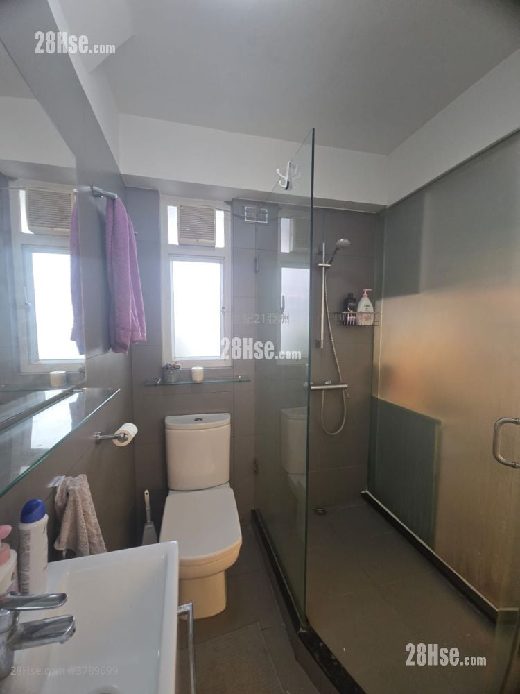 Yen May Building Rental Studio , 1 Bathroom 225 ft²