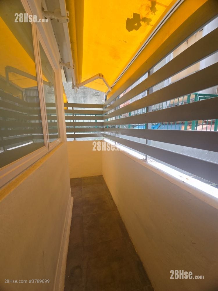 Yen May Building Rental Studio , 1 Bathroom 225 ft²