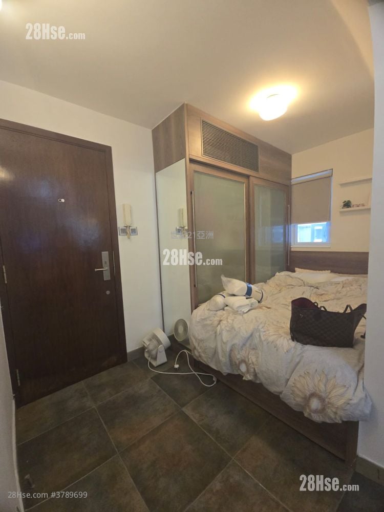 Yen May Building Rental Studio , 1 Bathroom 225 ft²