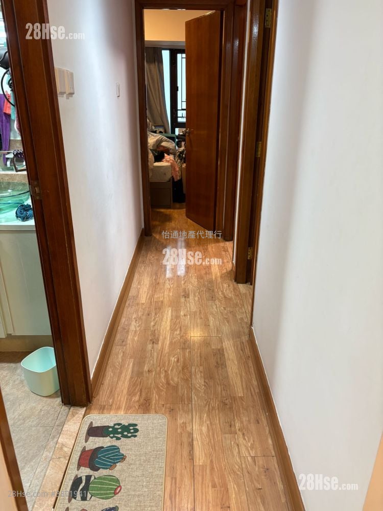 Newton Harbour View Sell 3 Bedrooms , 2 Bathrooms 589 ft²