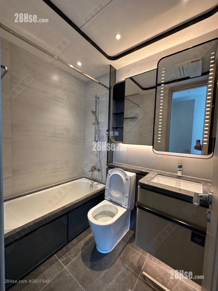 One Victoria Rental 3 Bedrooms , 2 Bathrooms 643 ft²