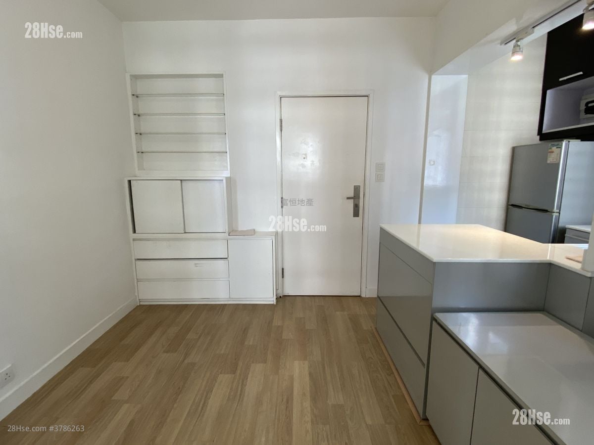 Fortune Building Sell 2 Bedrooms , 1 Bathroom 313 ft²