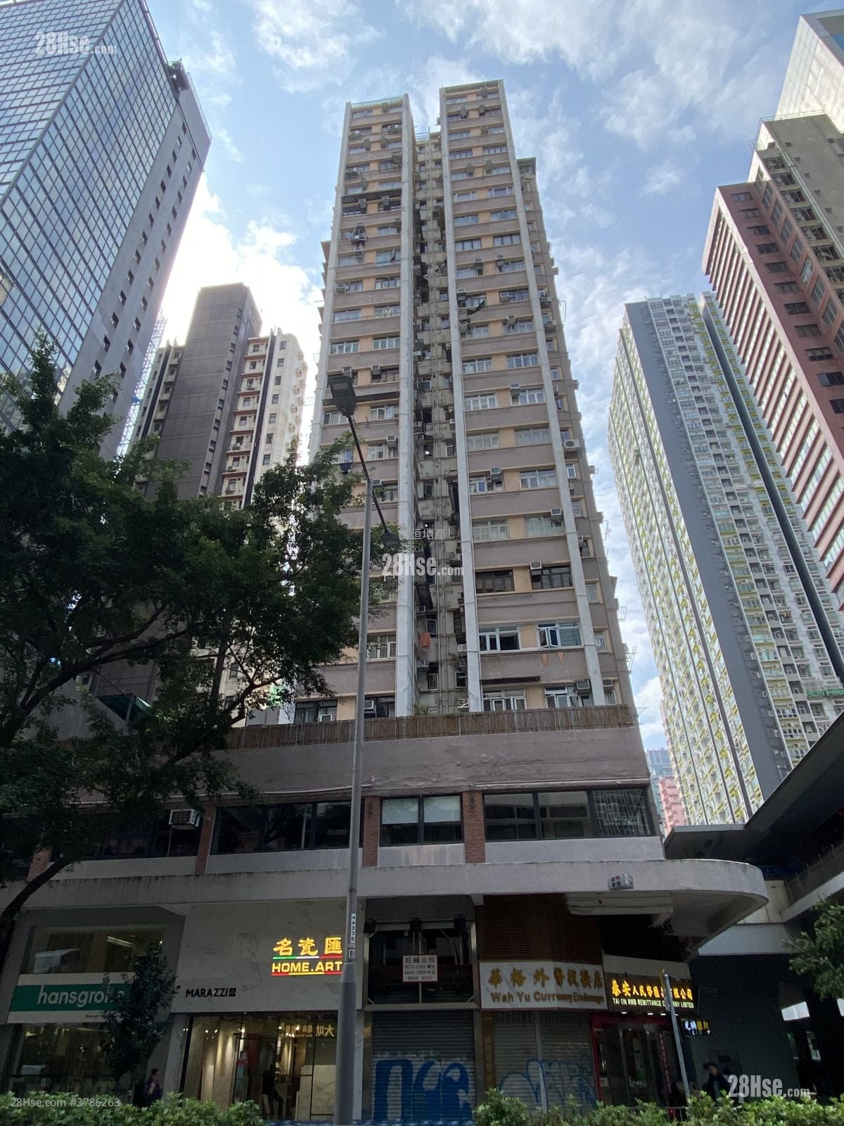 Fortune Building Sell 2 Bedrooms , 1 Bathroom 313 ft²