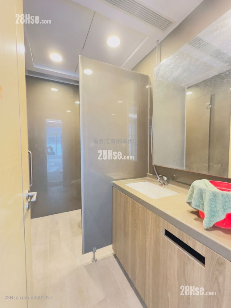 Ceo Tower Rental 475 ft²