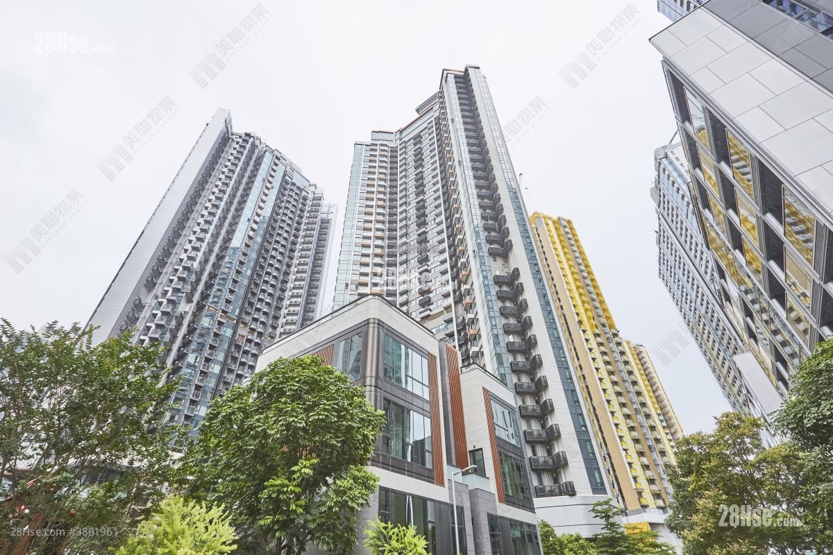 K. Summit Sell 2 Bedrooms 466 ft²